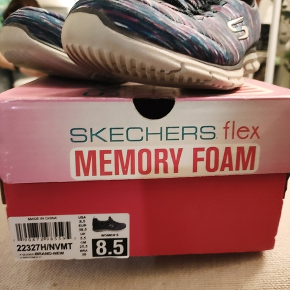 Skechers Flex Slip On Shoes - Picture 4 of 5